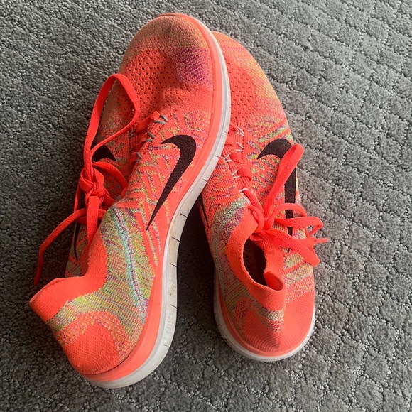 Nike woman’s 7 1/2 tennis shoe - Picture 1 of 1